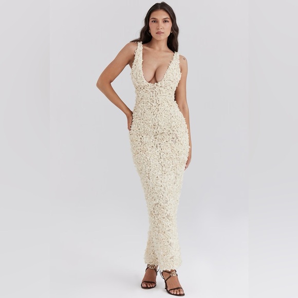 NWOT House of CB CARENA CREME PLUNGE FLORAL APPLIQUÉ MAXI DRESS - Picture 1 of 13